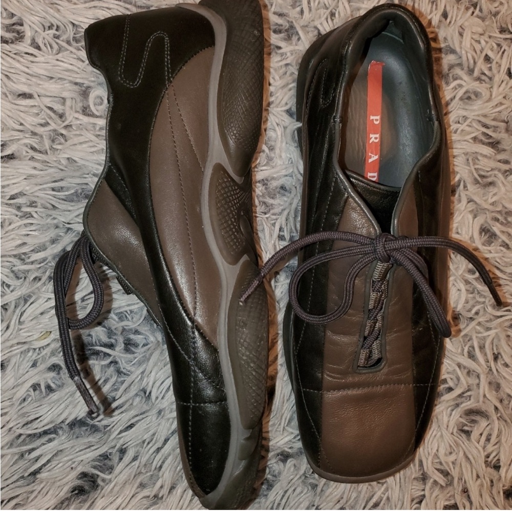 90s Vintage Prada Sneakers - 7.5